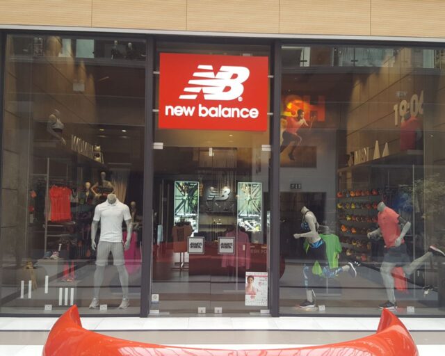 Ανακαίνιση & Διακόσμηση Καταστήματος New Balance στο The Mall Athens