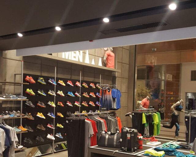Ανακαίνιση & Διακόσμηση Καταστήματος New Balance στο The Mall Athens