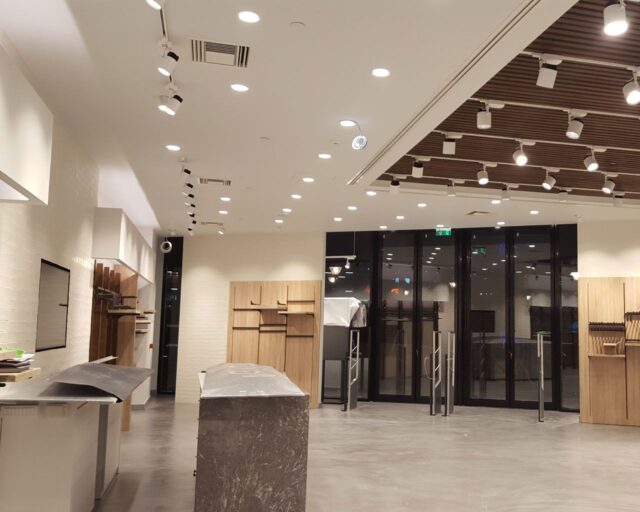 Κατασκευή Νέο Κατάστημα Parabita στο Smart Park