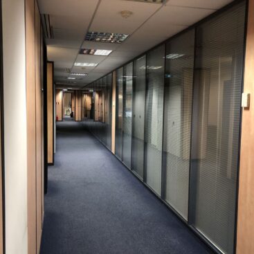 Κατασκευή Χωρισμάτων Αλουμινίου σε γραφεία Ideal Standard