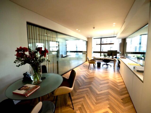 Max Mara. Ανακαίνιση & Διακόσμηση Εσωτερικών & Εξωτερικών Χώρων Εμπορικών Κέντρων, Εκθεσιακών Περιπτέρων.