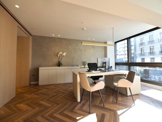 Max Mara. Ανακαίνιση & Διακόσμηση Εσωτερικών & Εξωτερικών Χώρων Εμπορικών Κέντρων, Εκθεσιακών Περιπτέρων.