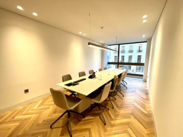 Max Mara. Ανακαίνιση & Διακόσμηση Εσωτερικών & Εξωτερικών Χώρων Εμπορικών Κέντρων, Εκθεσιακών Περιπτέρων.